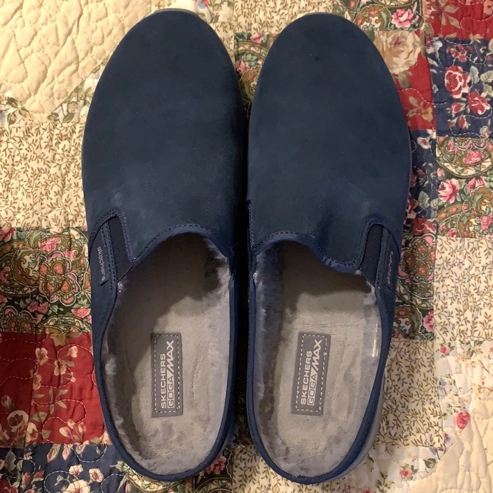 Skechers On The Go Snuggly Sneaker